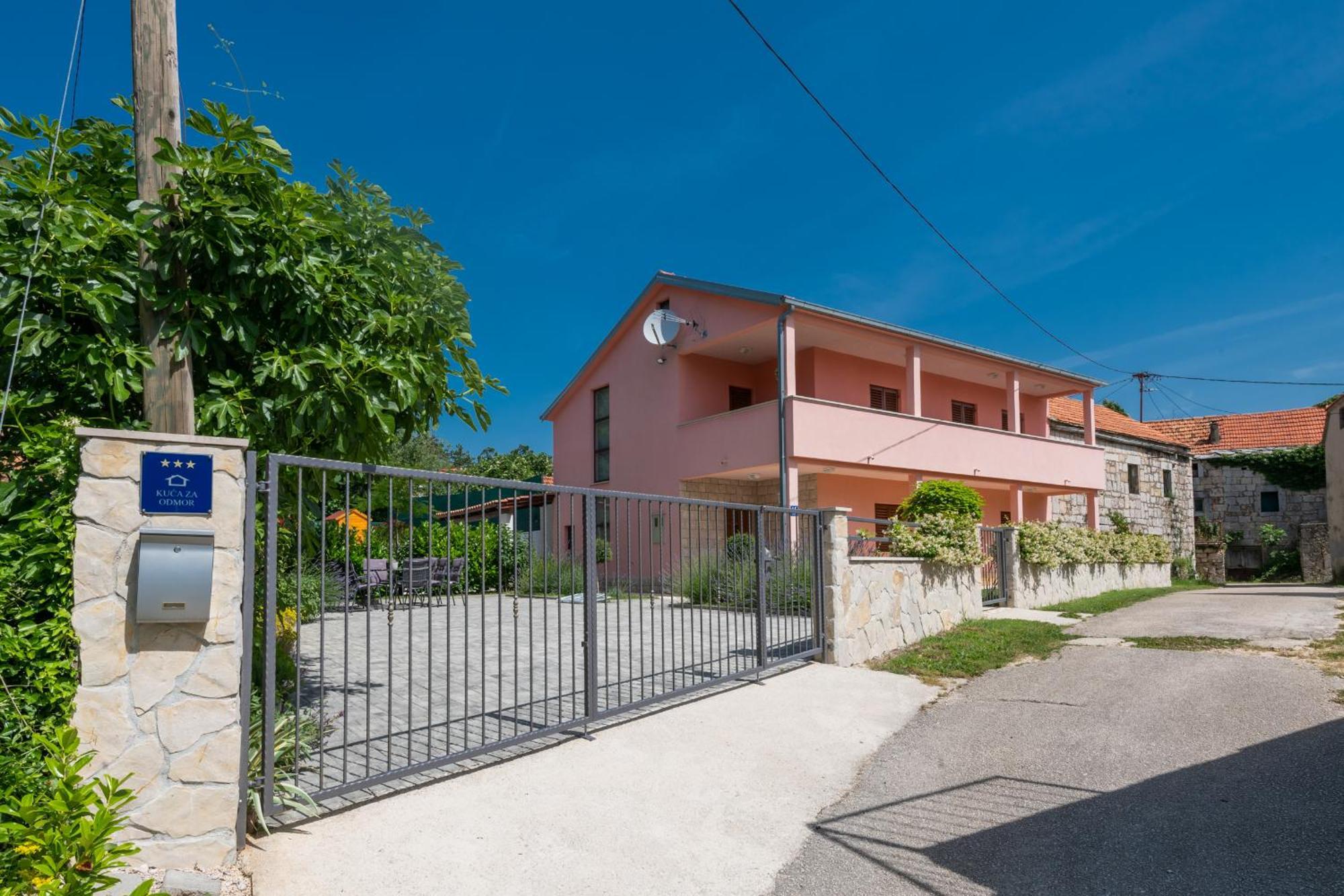 Villa Milla-Grubine Exterior photo